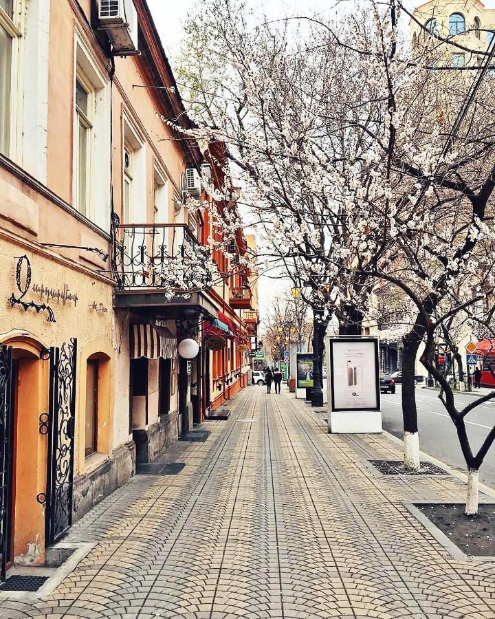 Friendship Hostel & Tours Yerevan Exterior photo