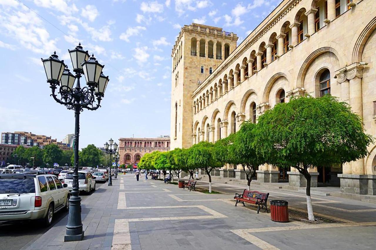 Friendship Hostel & Tours Yerevan Exterior photo